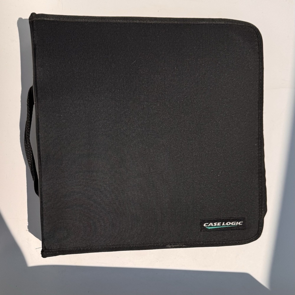 VTG Case Logic Binder Holds 200 Discs CDs DVDs Black Zip-Up Media Storage Carry